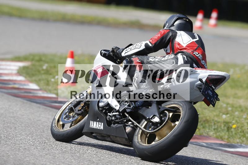 Archiv-2025/09 22.04.2025 Cornu Master School ADR/rot-rouge/4